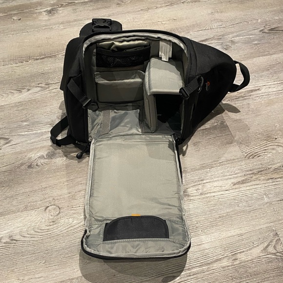 Lowepro Slingshot 200 AW Black Padded Water Resistant Sling Camera Backpack Bag - Picture 4 of 4